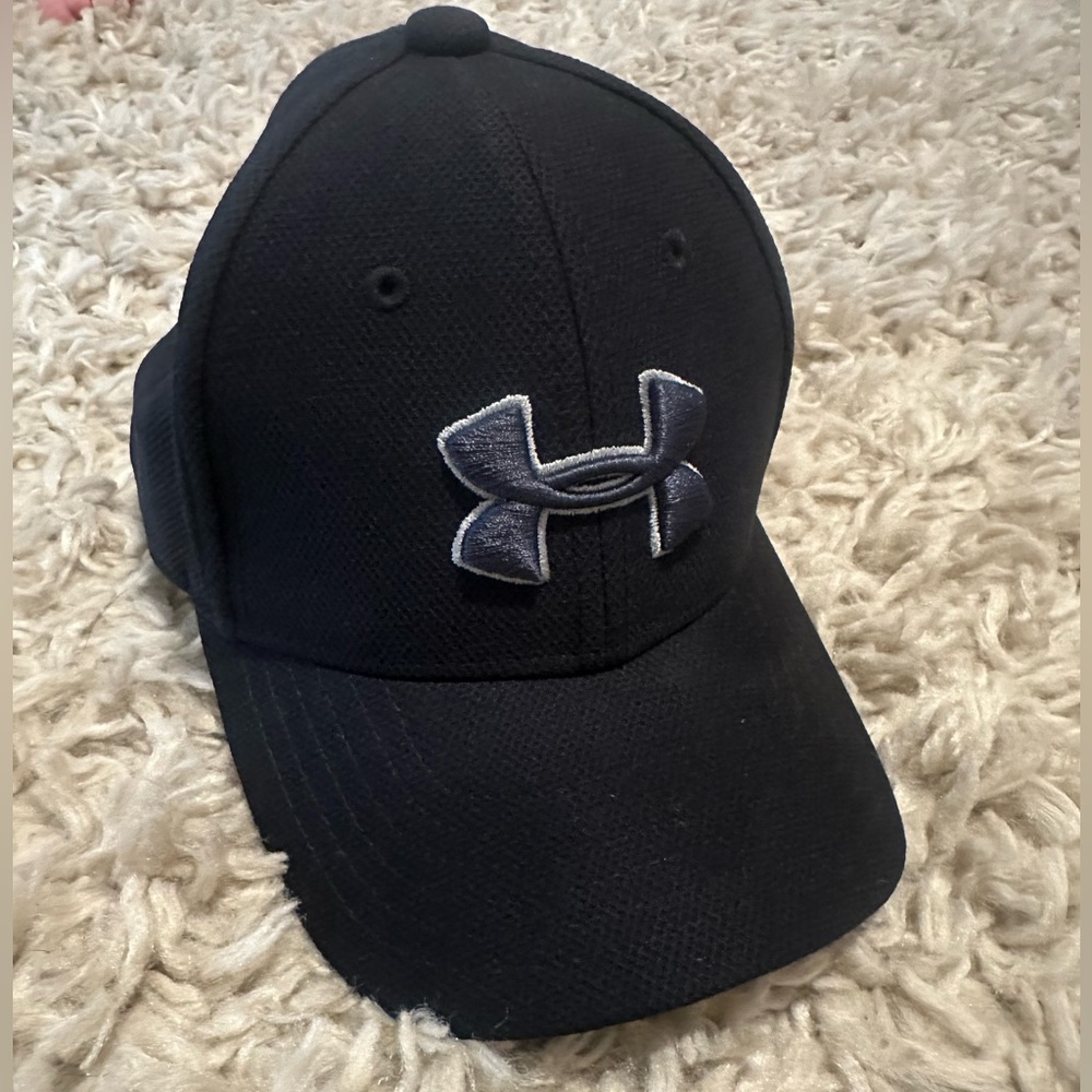 Toddler 1-3yr old fitted Under Armor Hat Like New